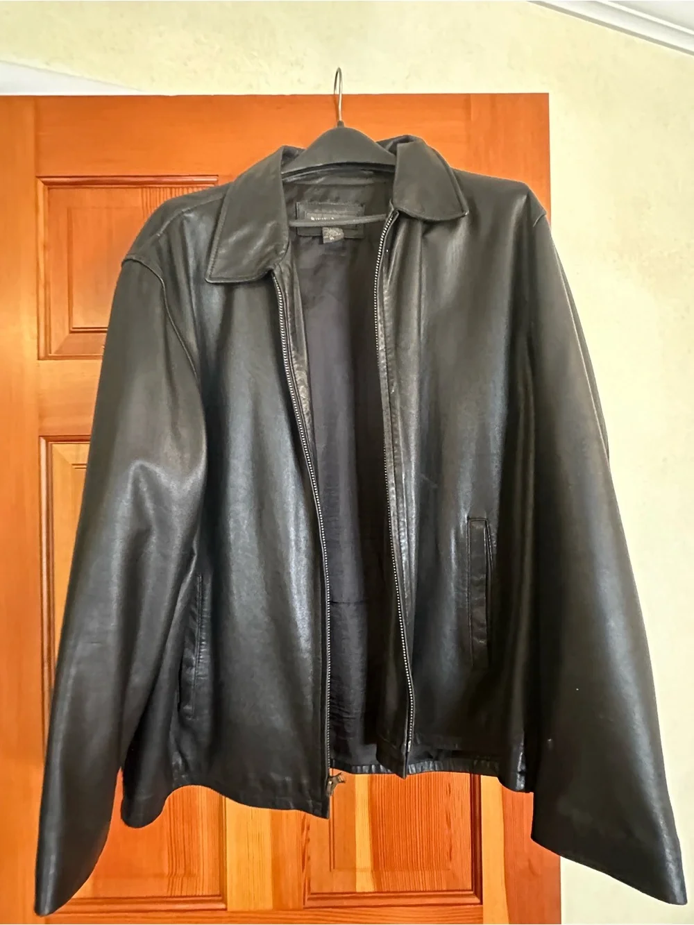 Banana Republic Men’s Black Leather Bomber Jacket
